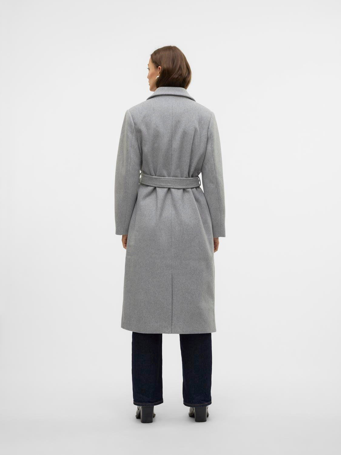 model_shot-back